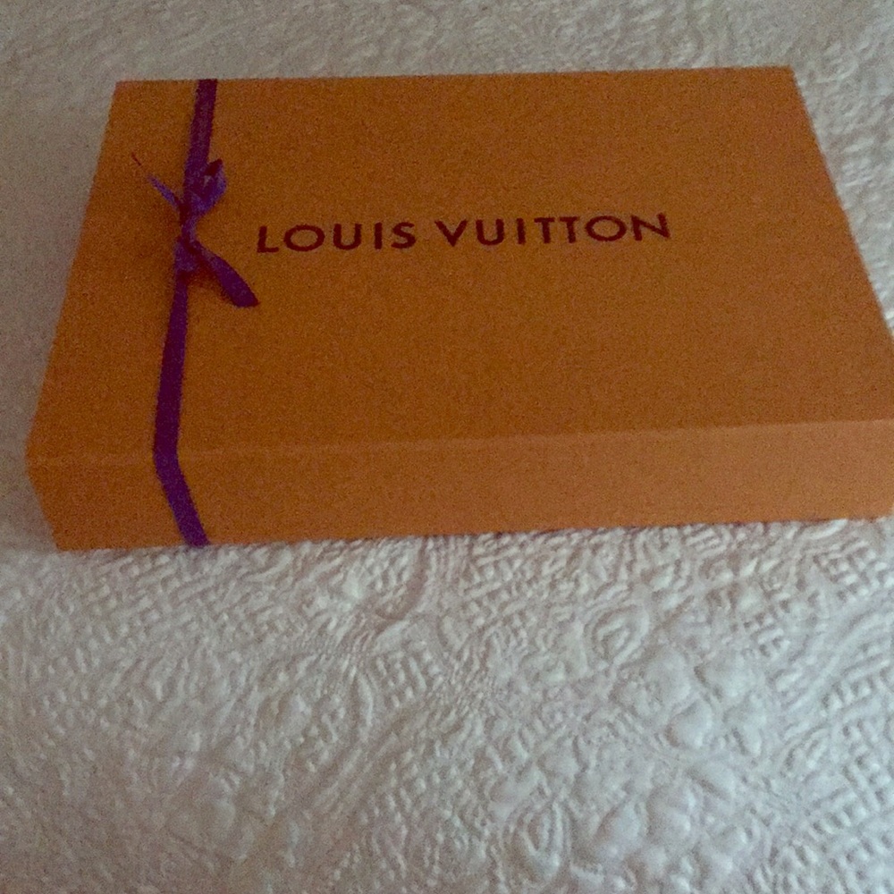 Empty LV shopping bag & empty LV box